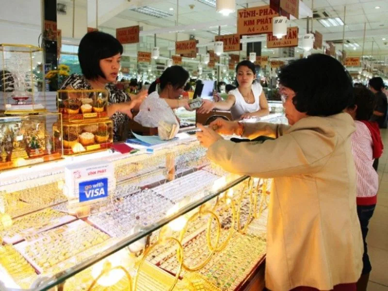 nam mo thay vang danh de con gi giai ma giac mo va con so dan gian